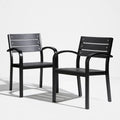 Zestaw 2 czarnych krzeseł ogrodowych z podłokietnikami 58 x 61 x 88 cm, stal i HDPE